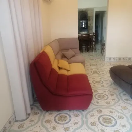 Dell'arco Villa *